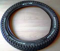 Pneu Swallow Roadstar 2 1/2 -16 Rigide Power Tread 42J 75R HS242